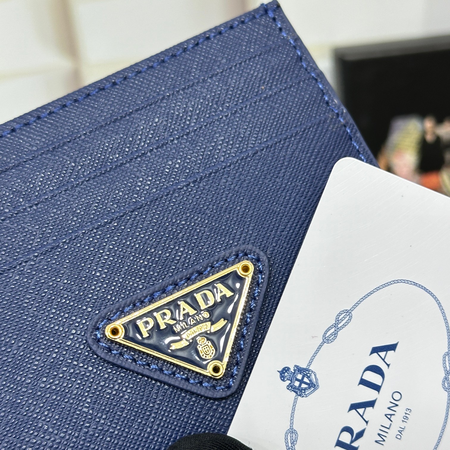 P-A Explosive leather card bag