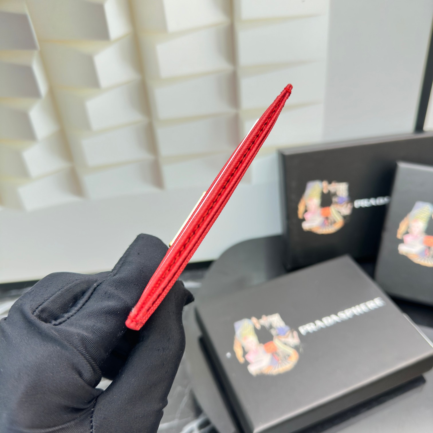 P-A Explosive leather card bag