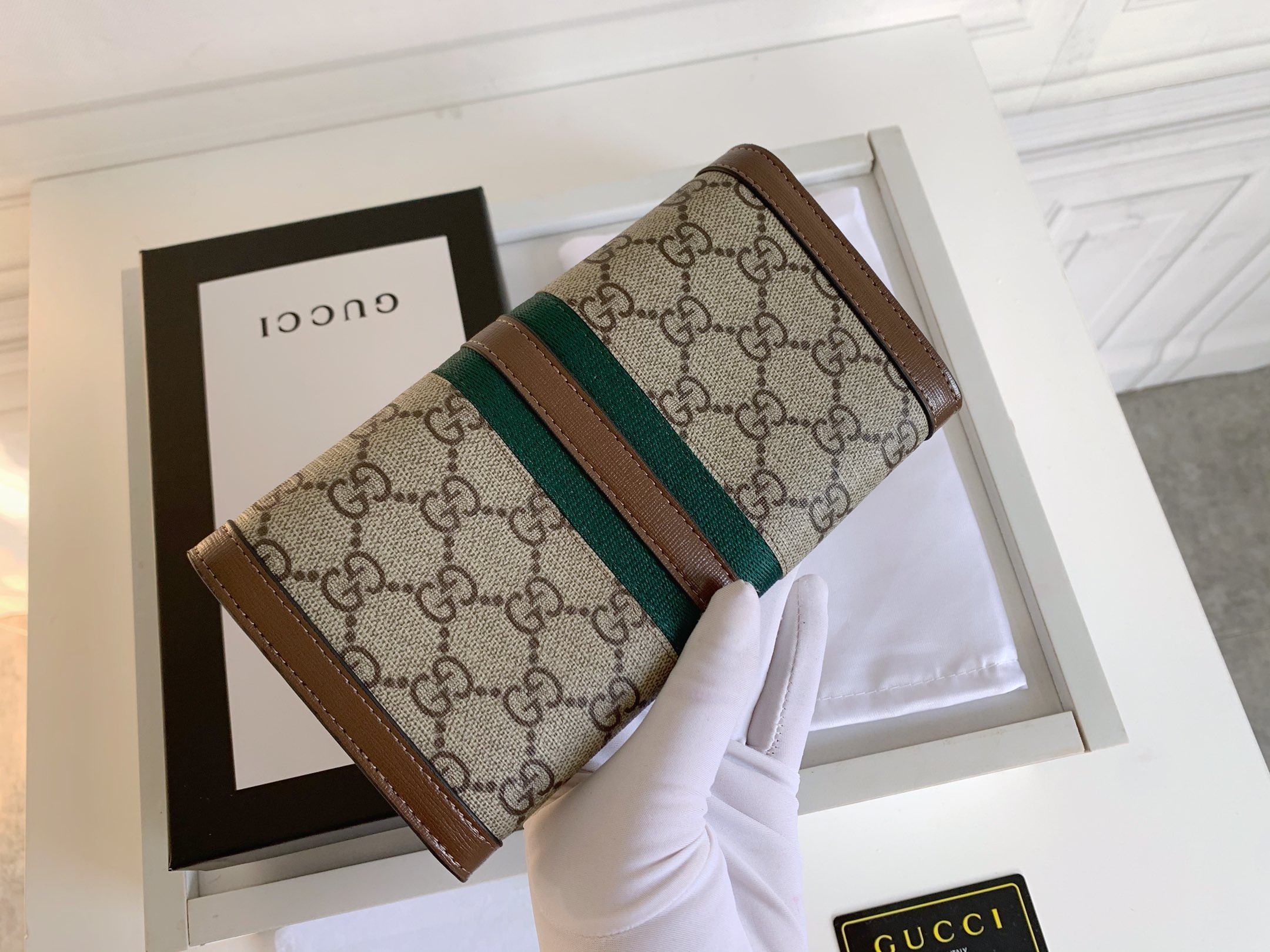 G-G Jackie1961 series chain bag adopts GG Supreme advanced artificial canvas.