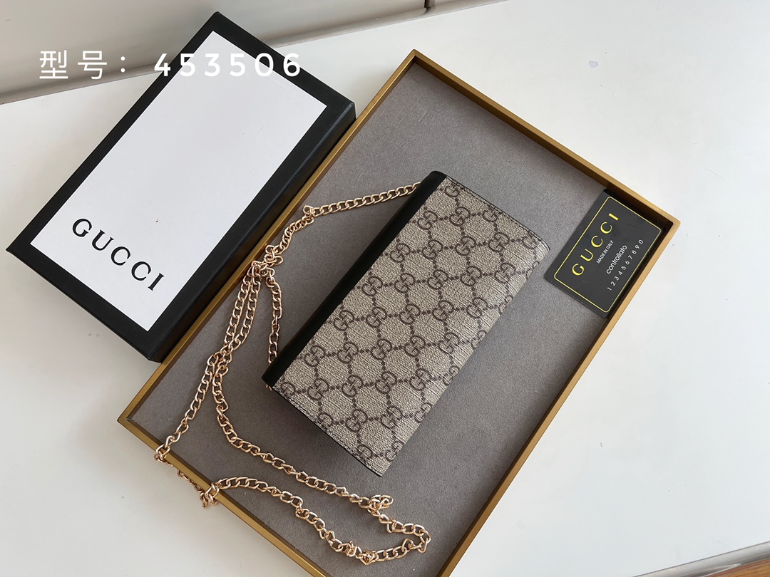 G-G Jackie1961 series chain bag adopts GG Supreme advanced artificial canvas.