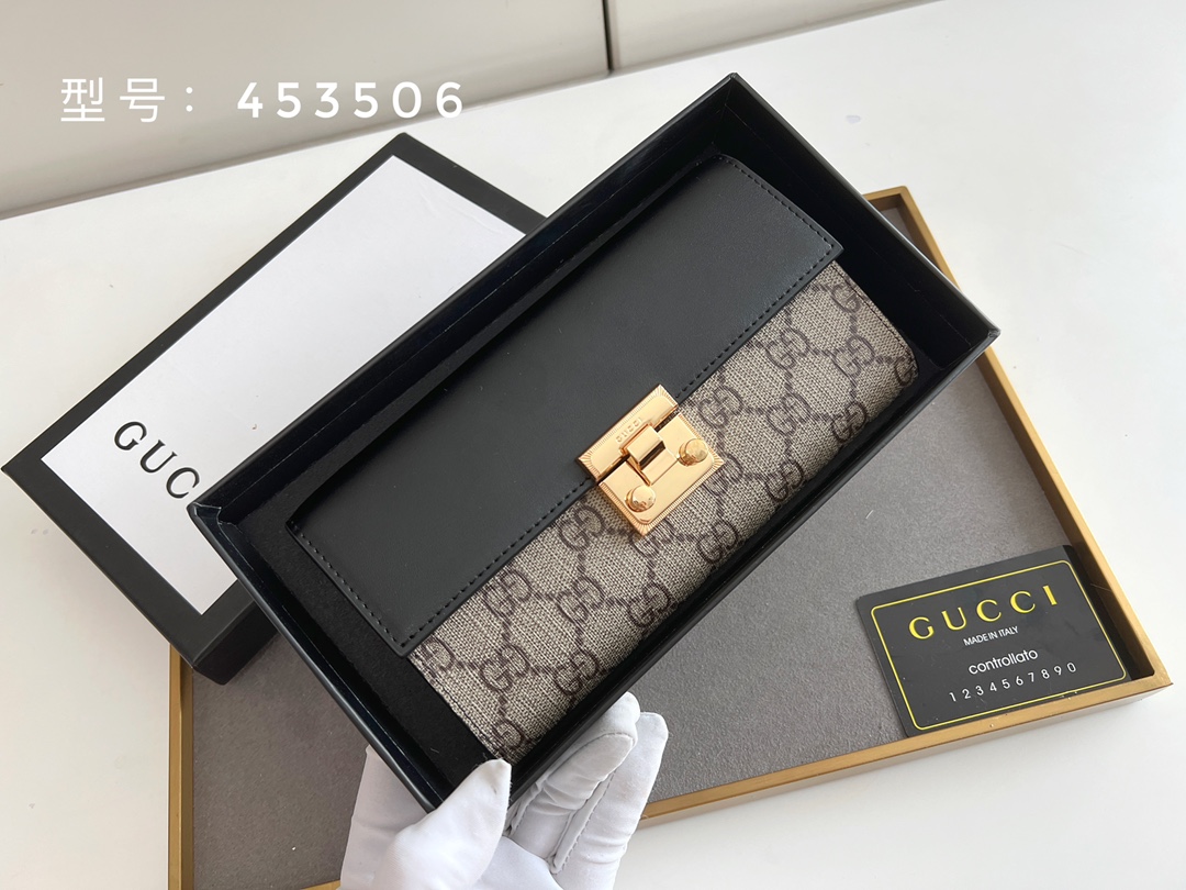 G-G Jackie1961 series chain bag adopts GG Supreme advanced artificial canvas.