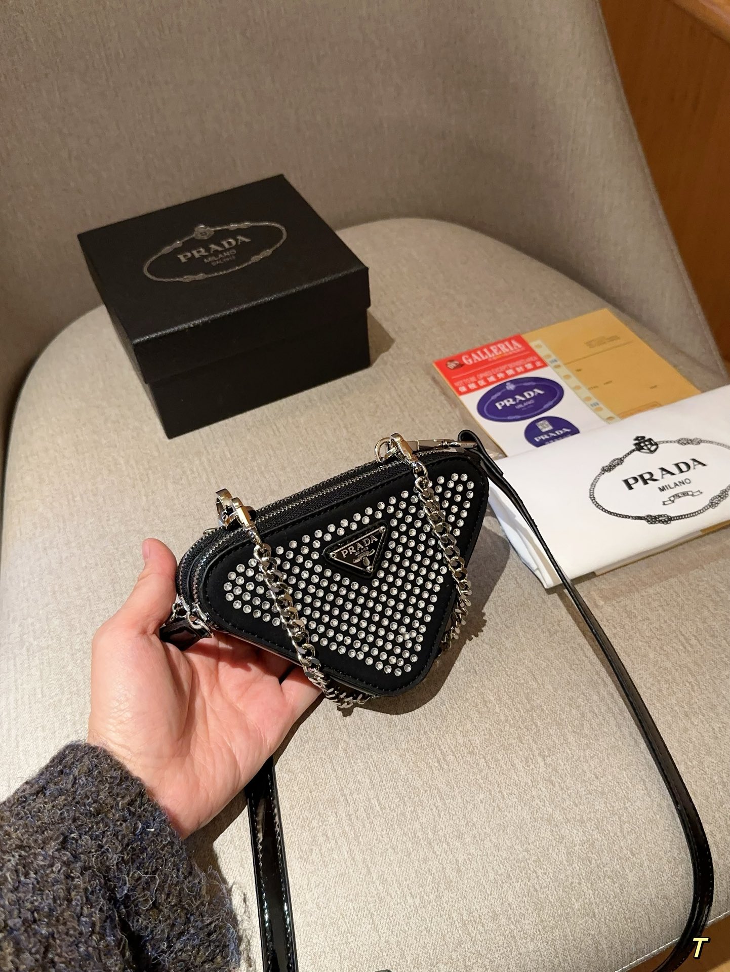 P-A Hot drilling mini triangle bag