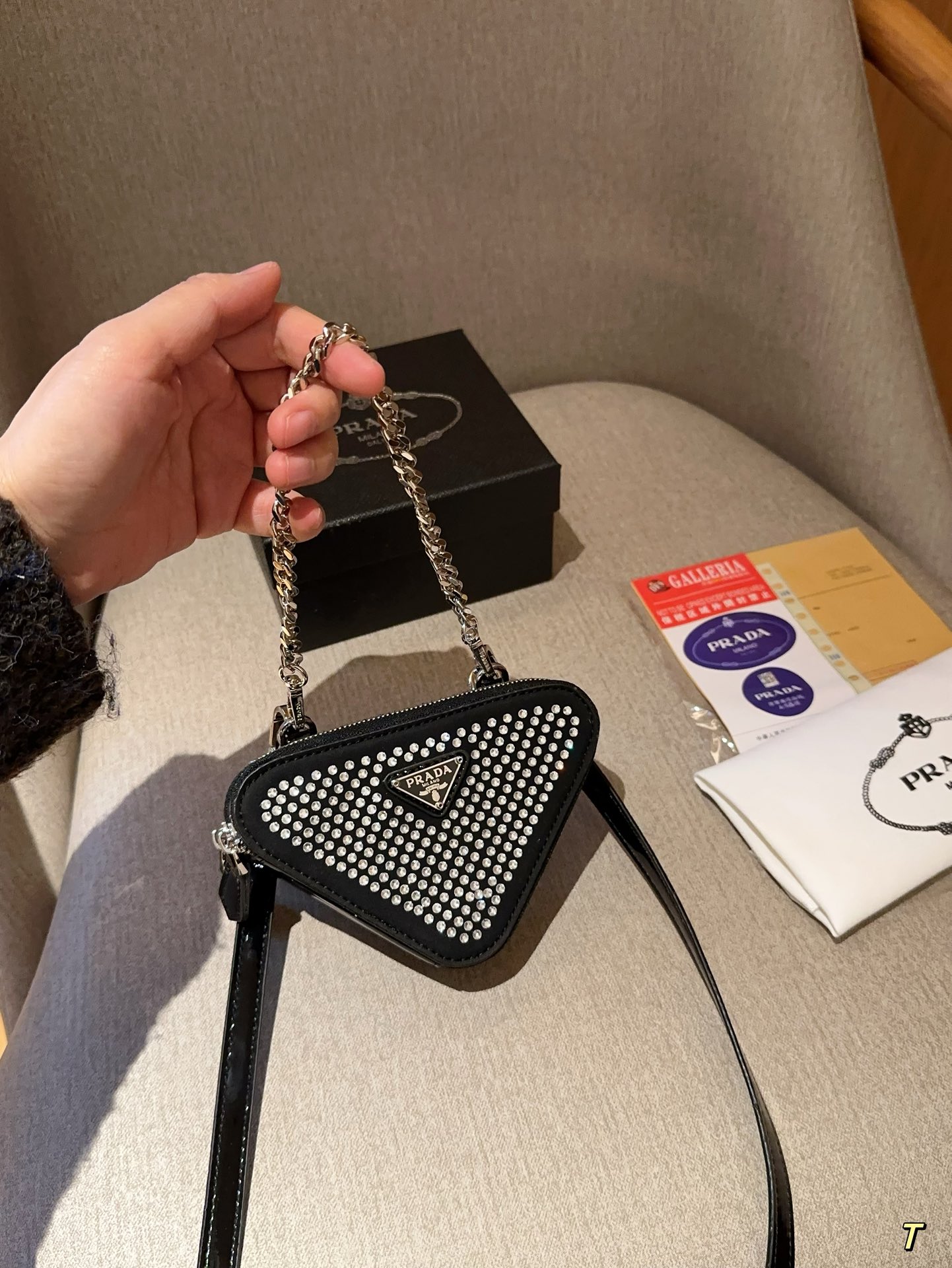 P-A Hot drilling mini triangle bag