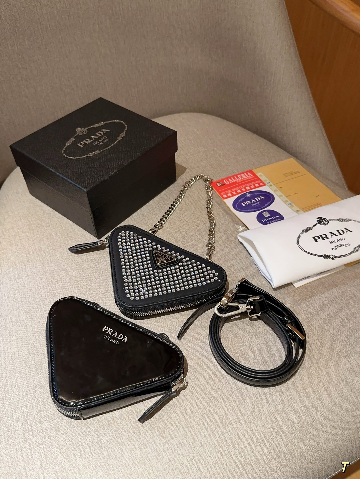 P-A Hot drilling mini triangle bag