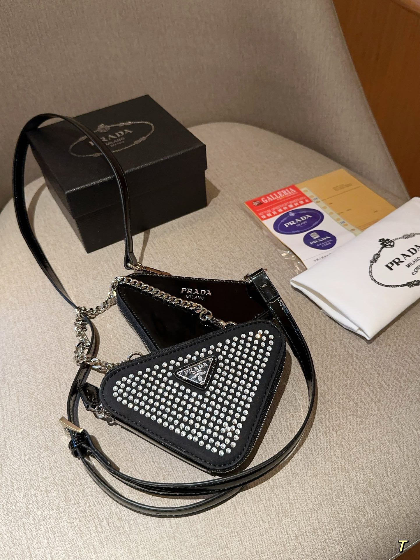 P-A Hot drilling mini triangle bag