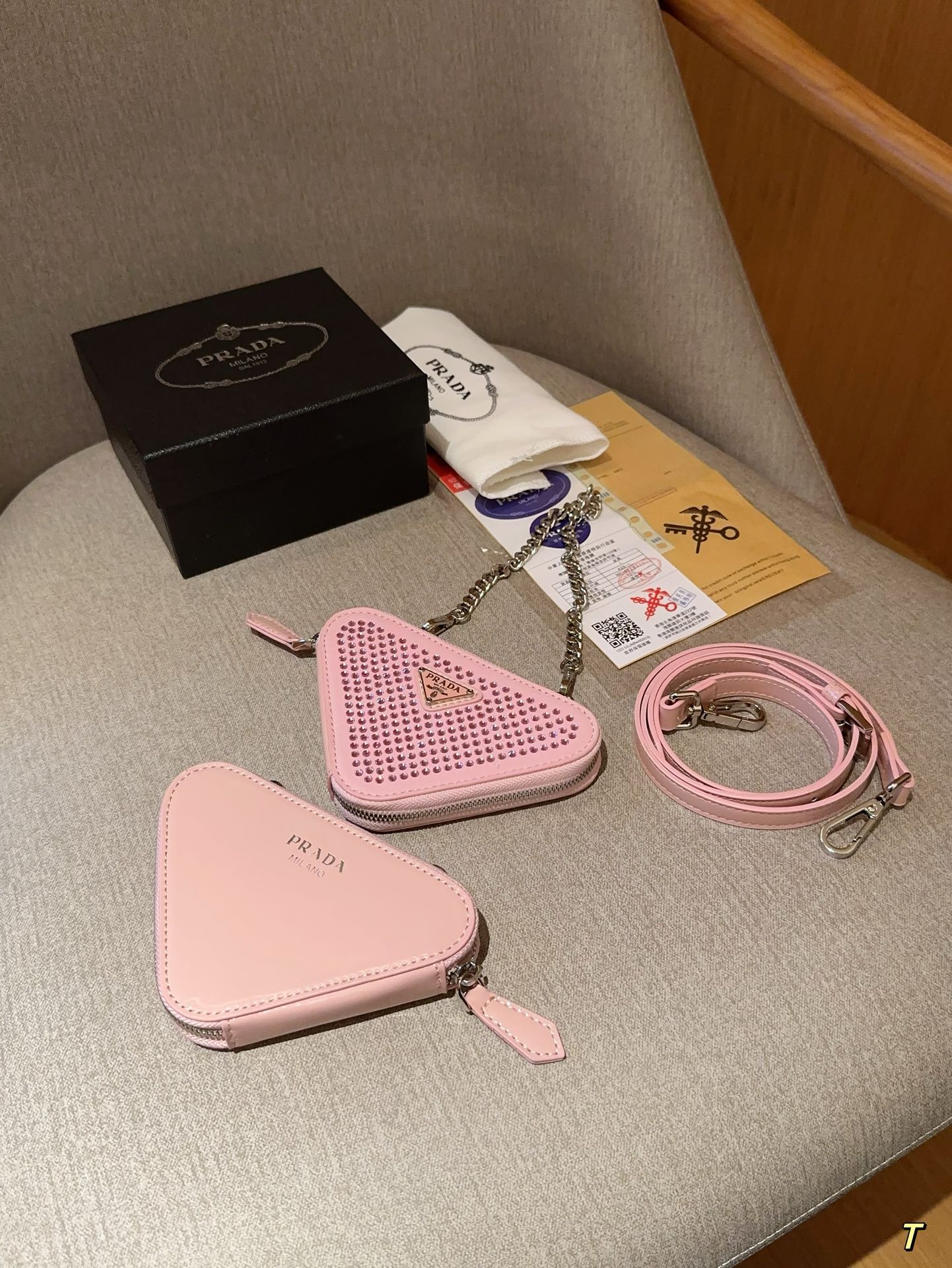 P-A Hot drilling mini triangle bag