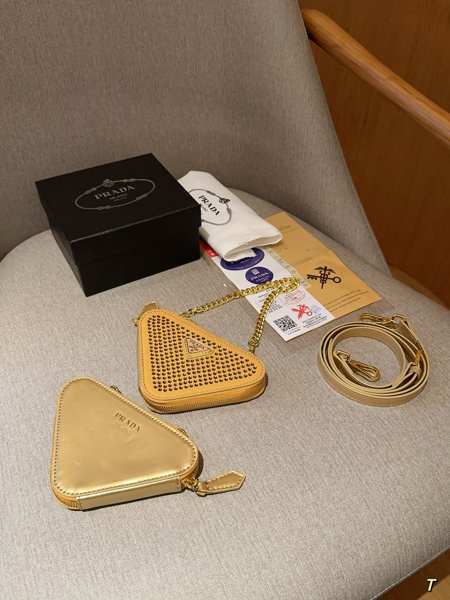 P-A Hot drilling mini triangle bag