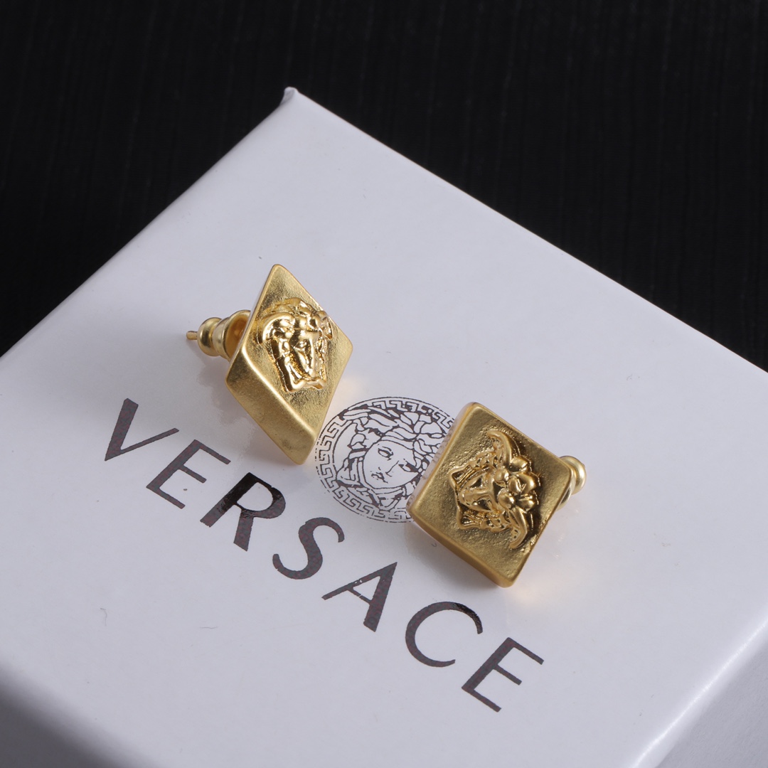 VER-E earrings