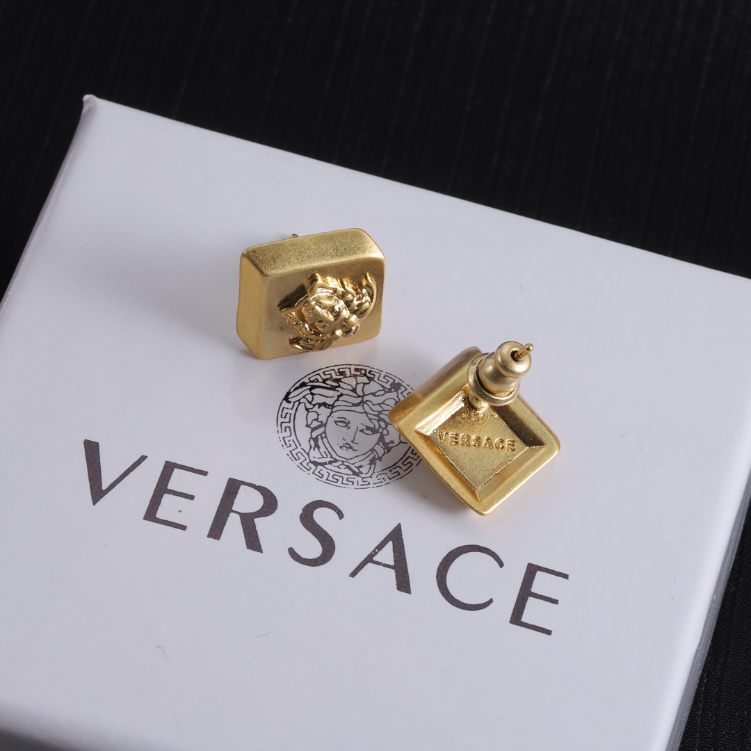 VER-E earrings