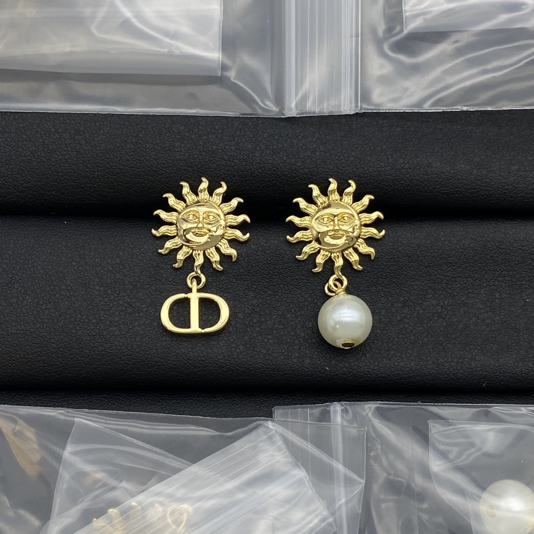 D-R  new earrings