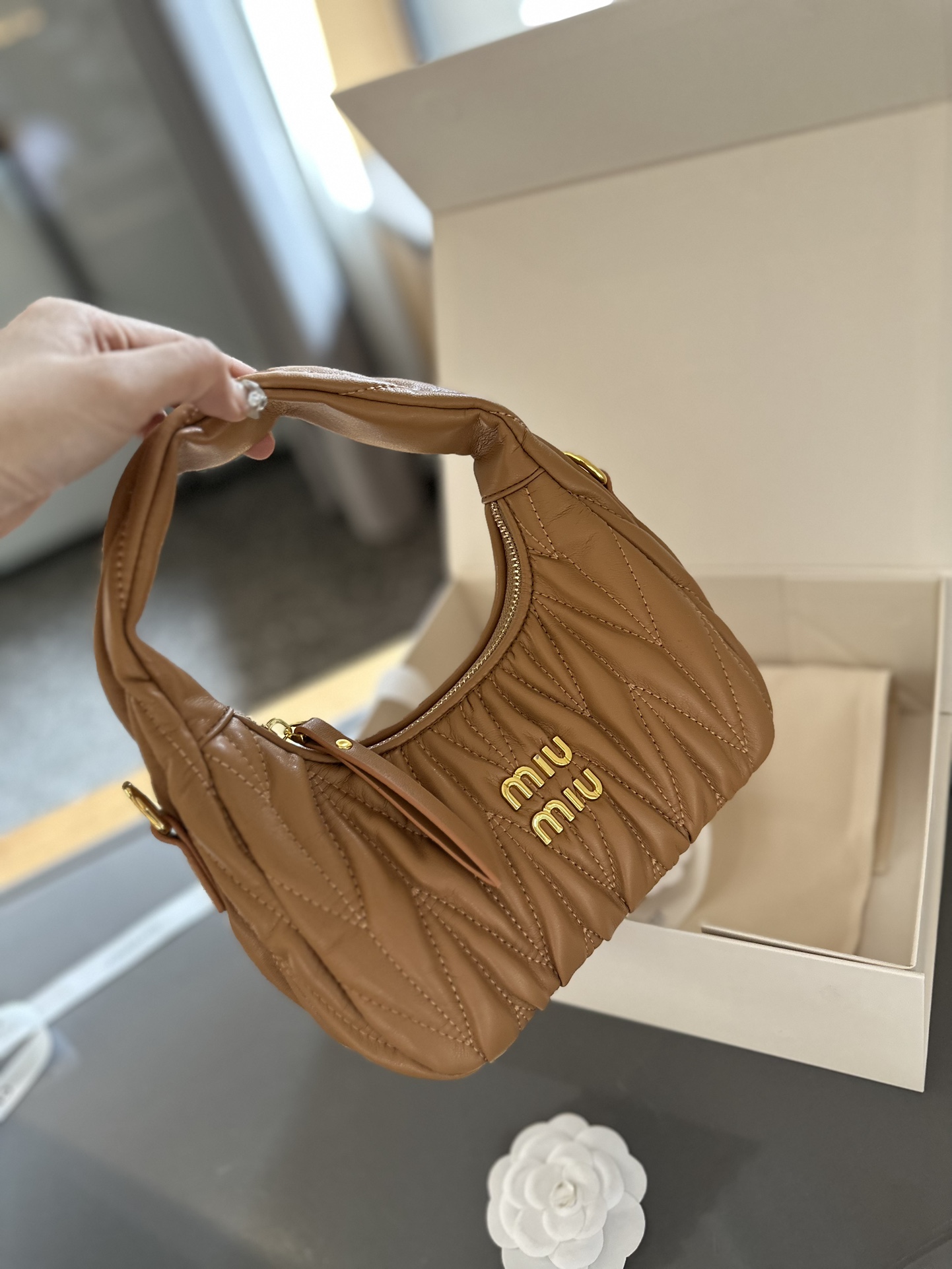 MIU Handheld pleated bag hobo underarm bag