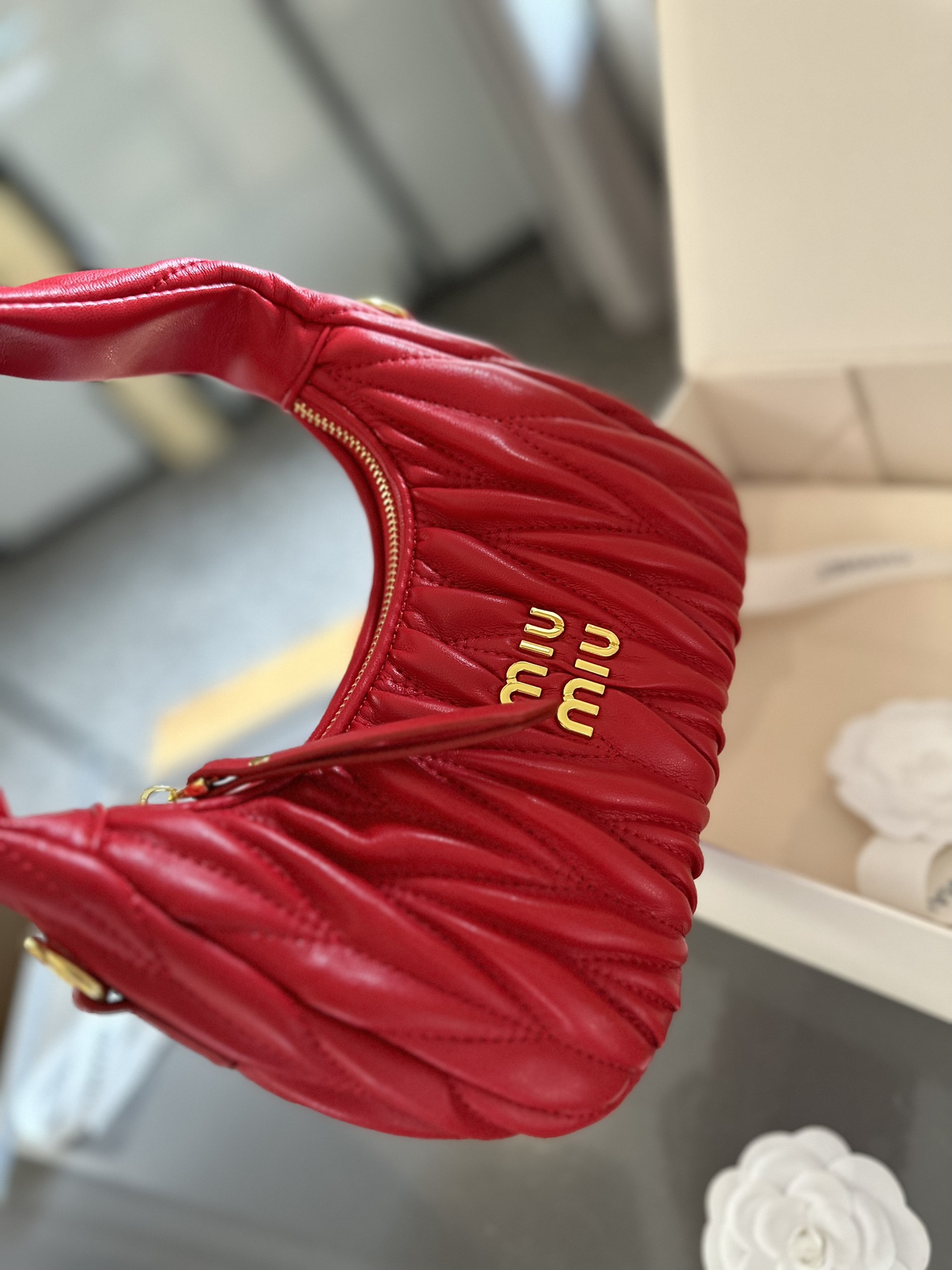 MIU Handheld pleated bag hobo underarm bag