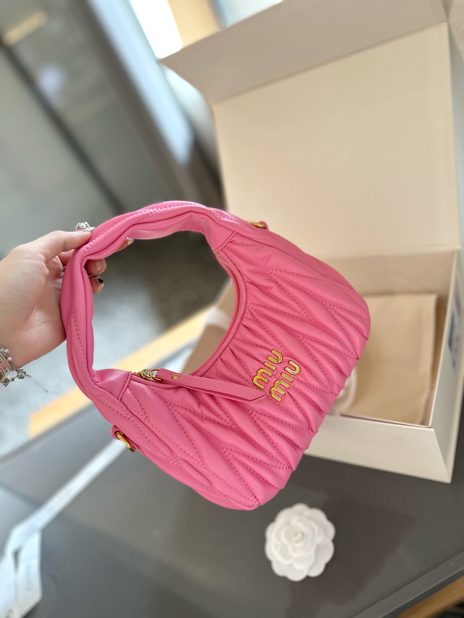 MIU Handheld pleated bag hobo underarm bag