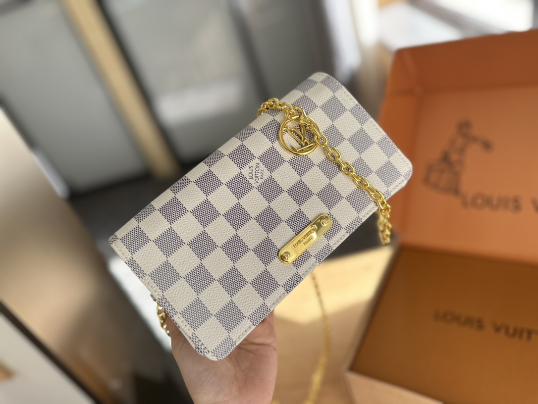 L-V  wallet on chain woc Lily