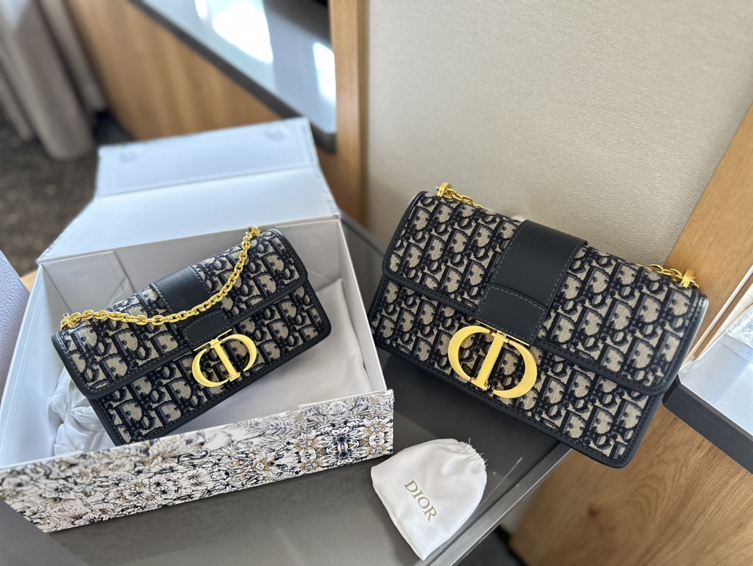 D-R New Montaigne small chain bag