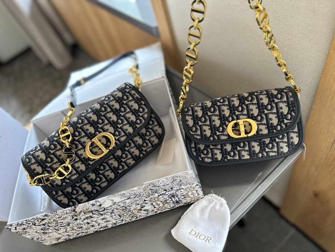 D-R New Montaigne small chain bag