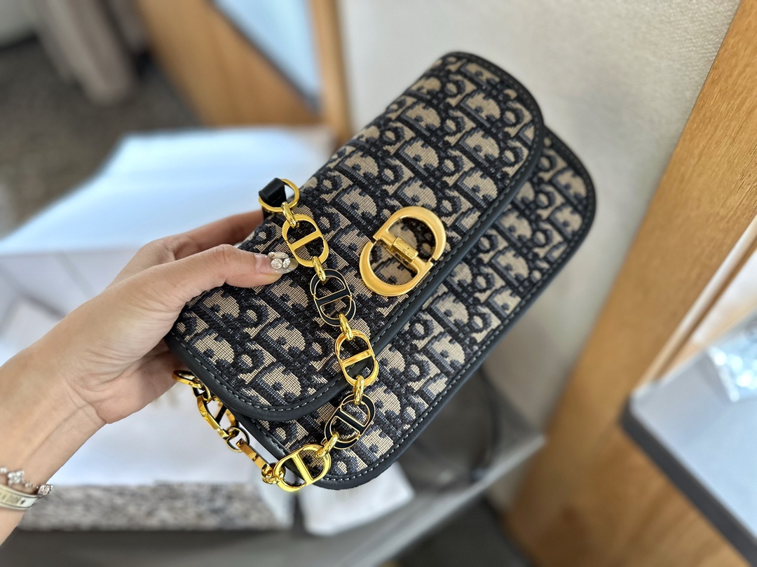 D-R New Montaigne small chain bag