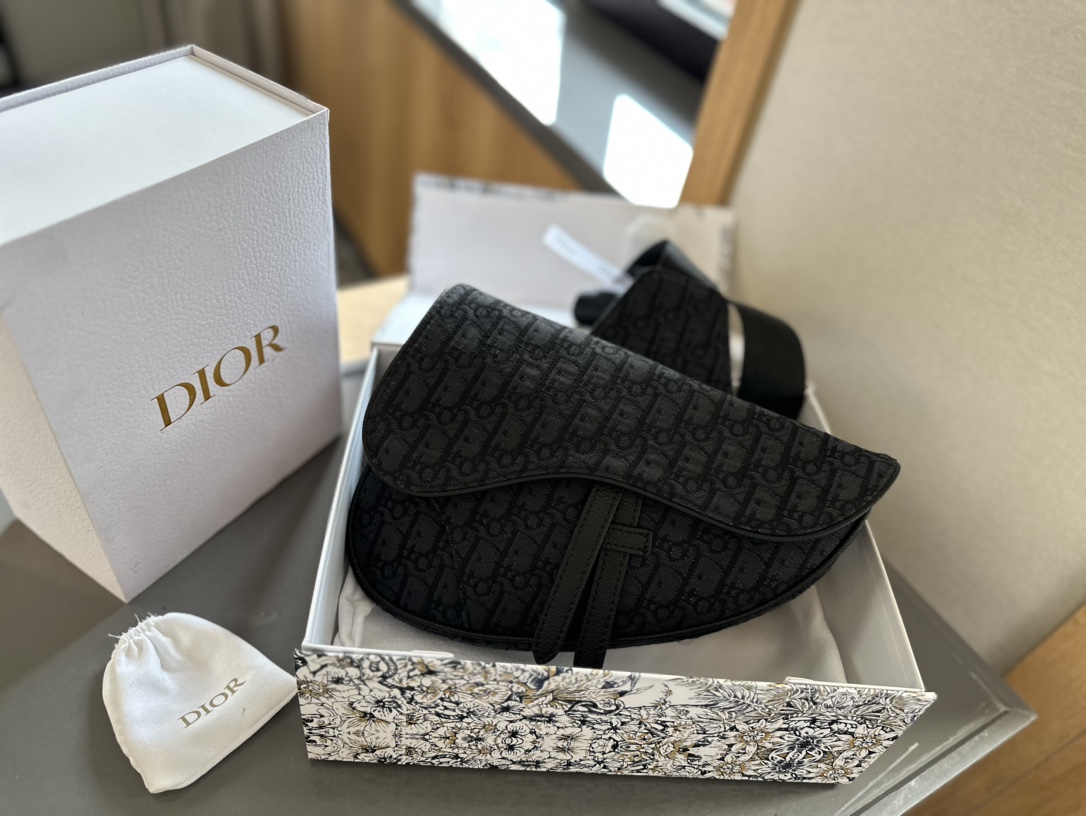 D-R Imported original canvas with poly urethane fabric.