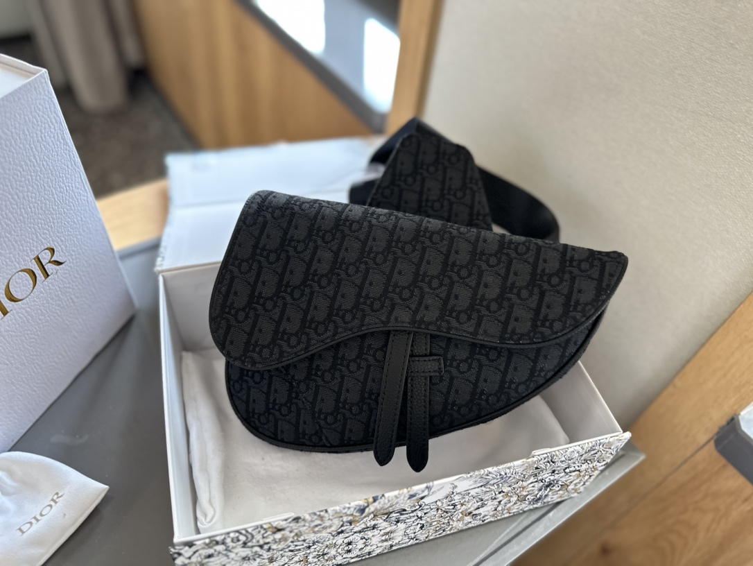 D-R Imported original canvas with poly urethane fabric.