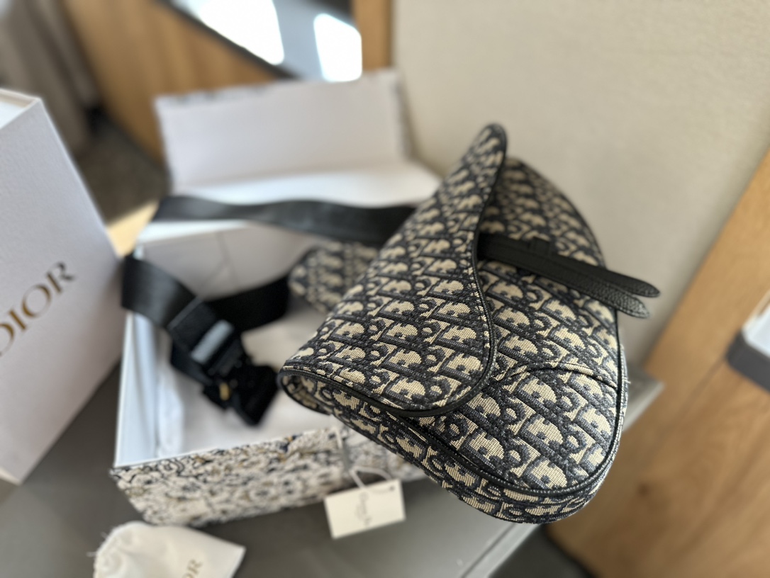 D-R Imported original canvas with poly urethane fabric.