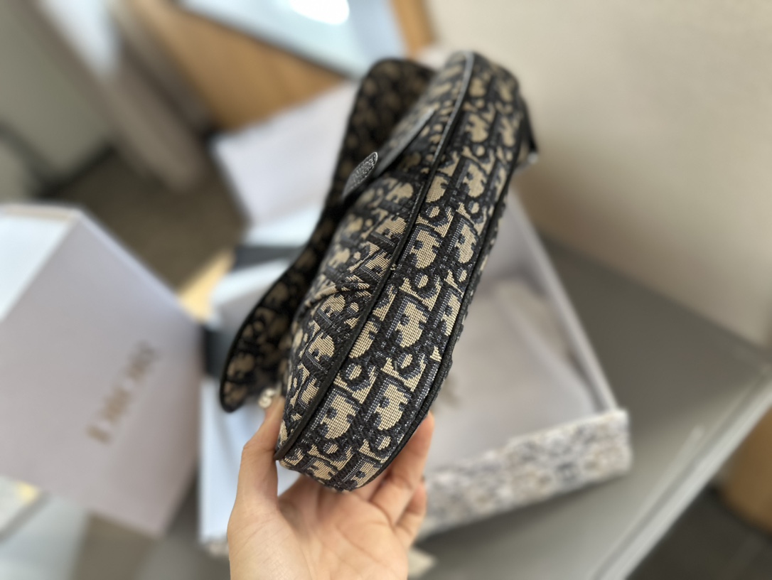 D-R Imported original canvas with poly urethane fabric.