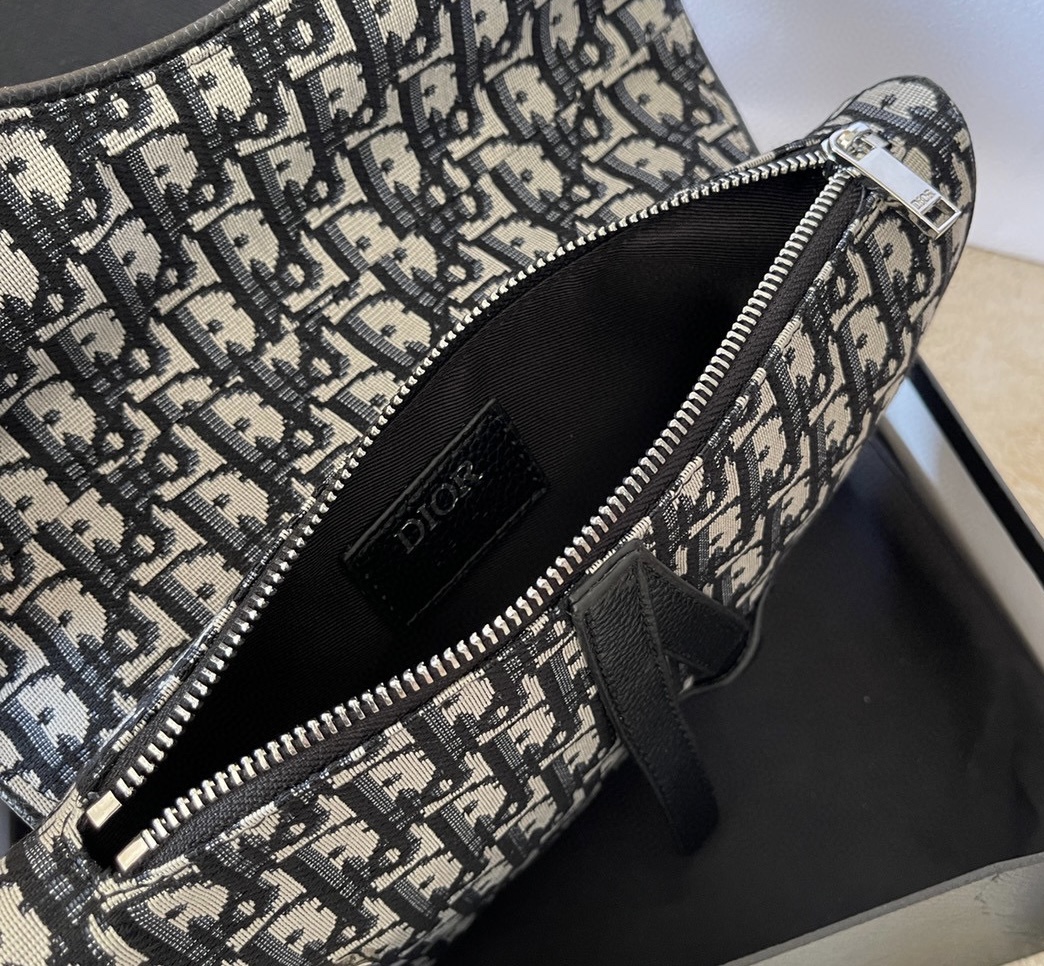 D-R Imported original canvas with poly urethane fabric.