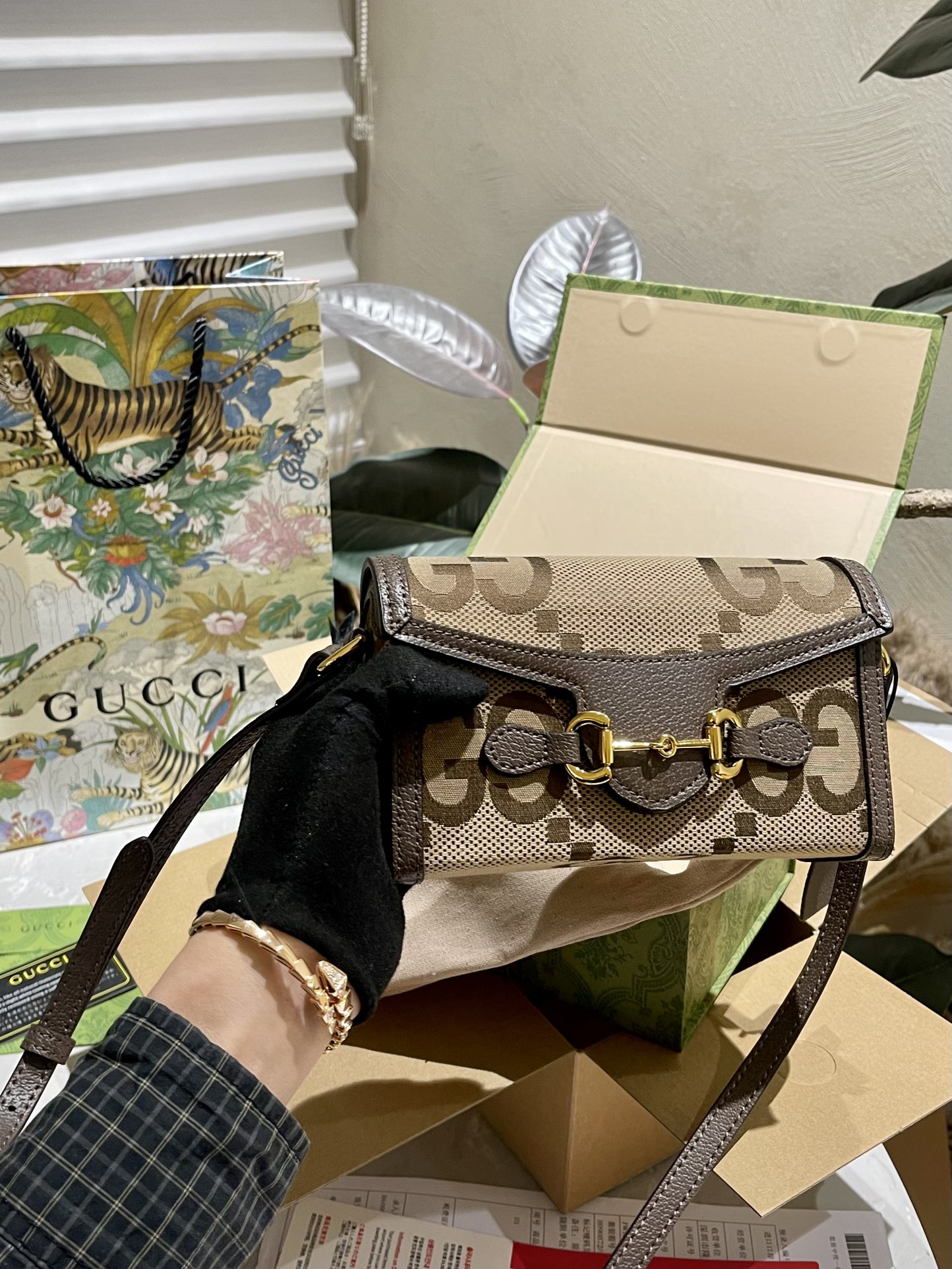 G-G New mobile phone bags and boxes suitable for men and women couples.