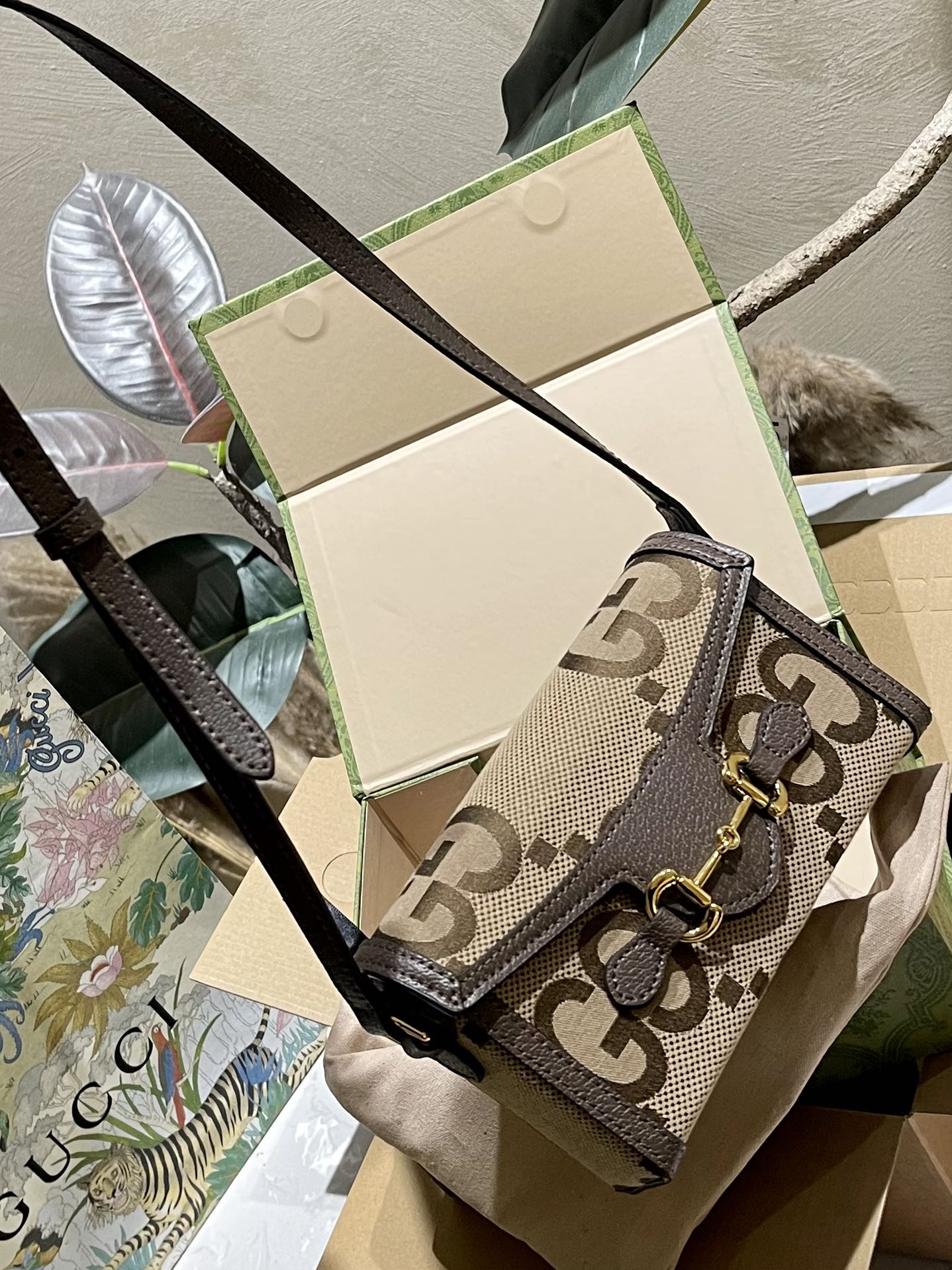 G-G New mobile phone bags and boxes suitable for men and women couples.