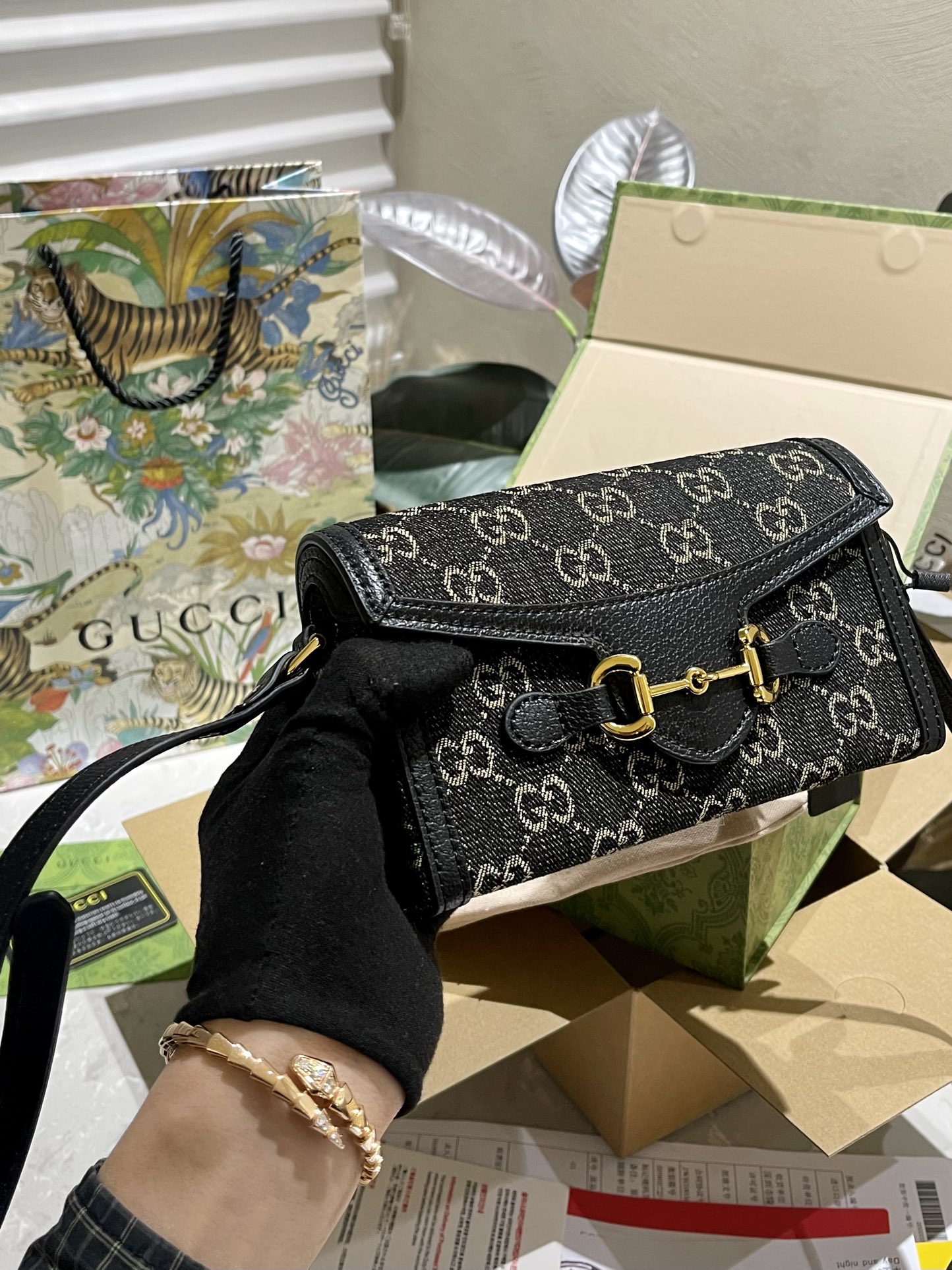 G-G New mobile phone bags and boxes suitable for men and women couples.