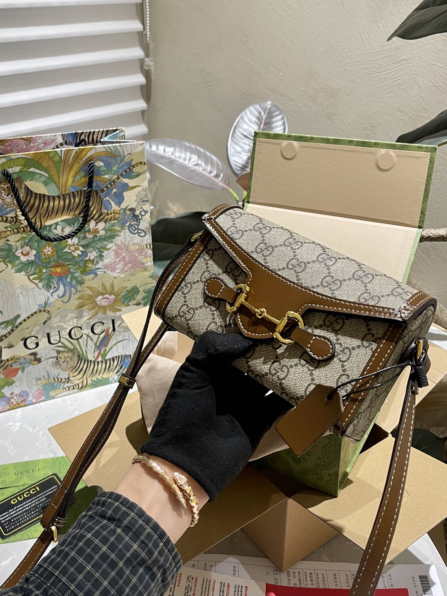 G-G New mobile phone bags and boxes suitable for men and women couples.