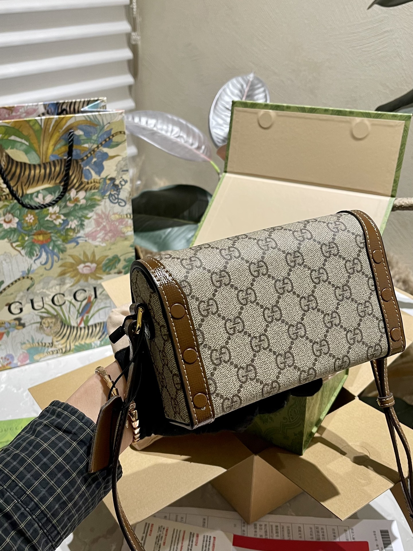 G-G New mobile phone bags and boxes suitable for men and women couples.