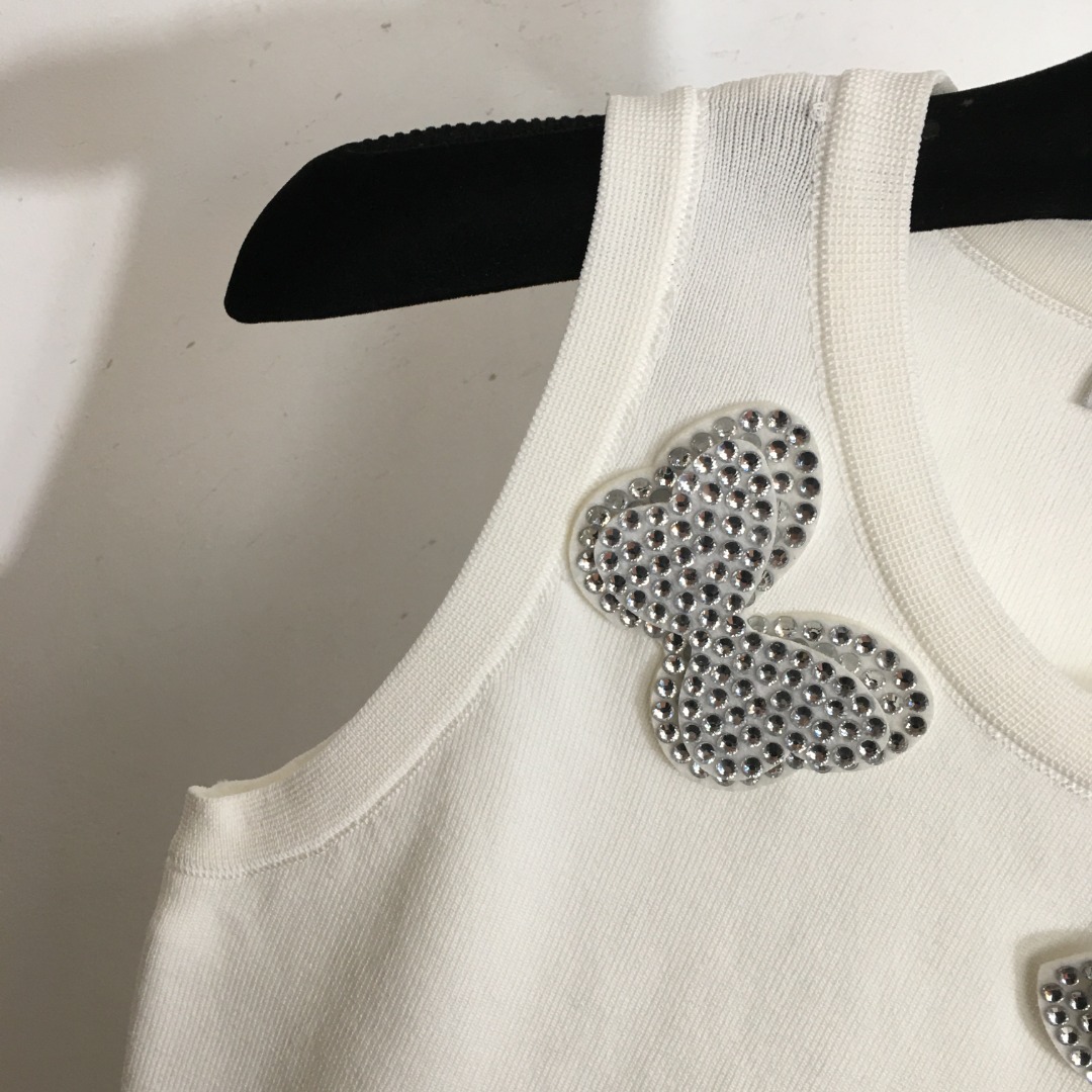 V-NO New rhinestone three-dimensional butterfly decorative slim Joker knit vest