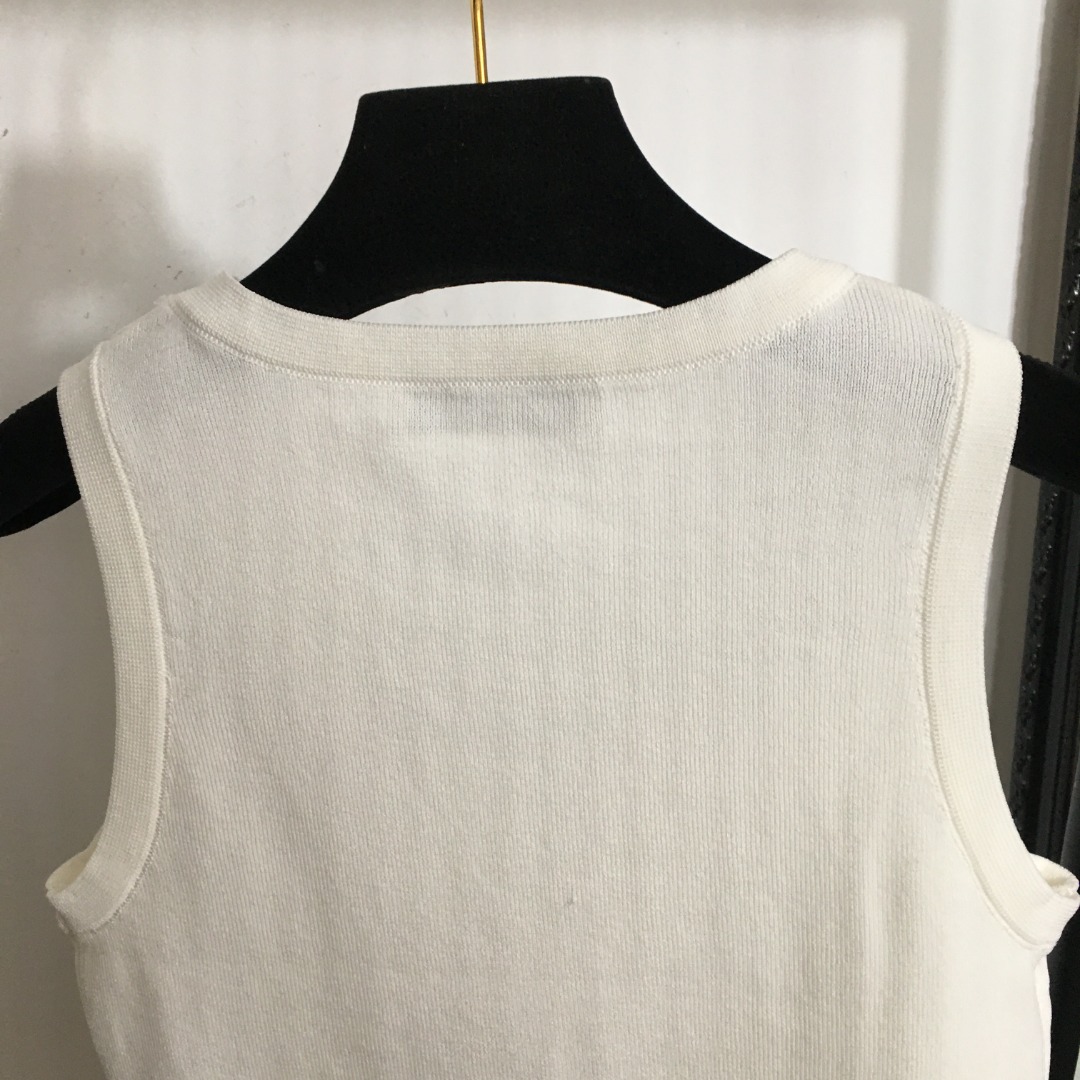 V-NO New rhinestone three-dimensional butterfly decorative slim Joker knit vest