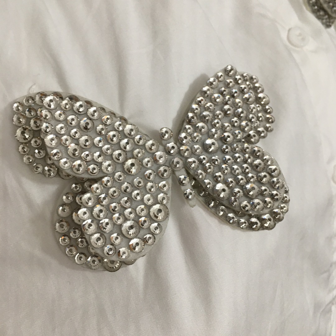 V-NO New rhinestone three-dimensional butterfly decorated short-sleeved shirt