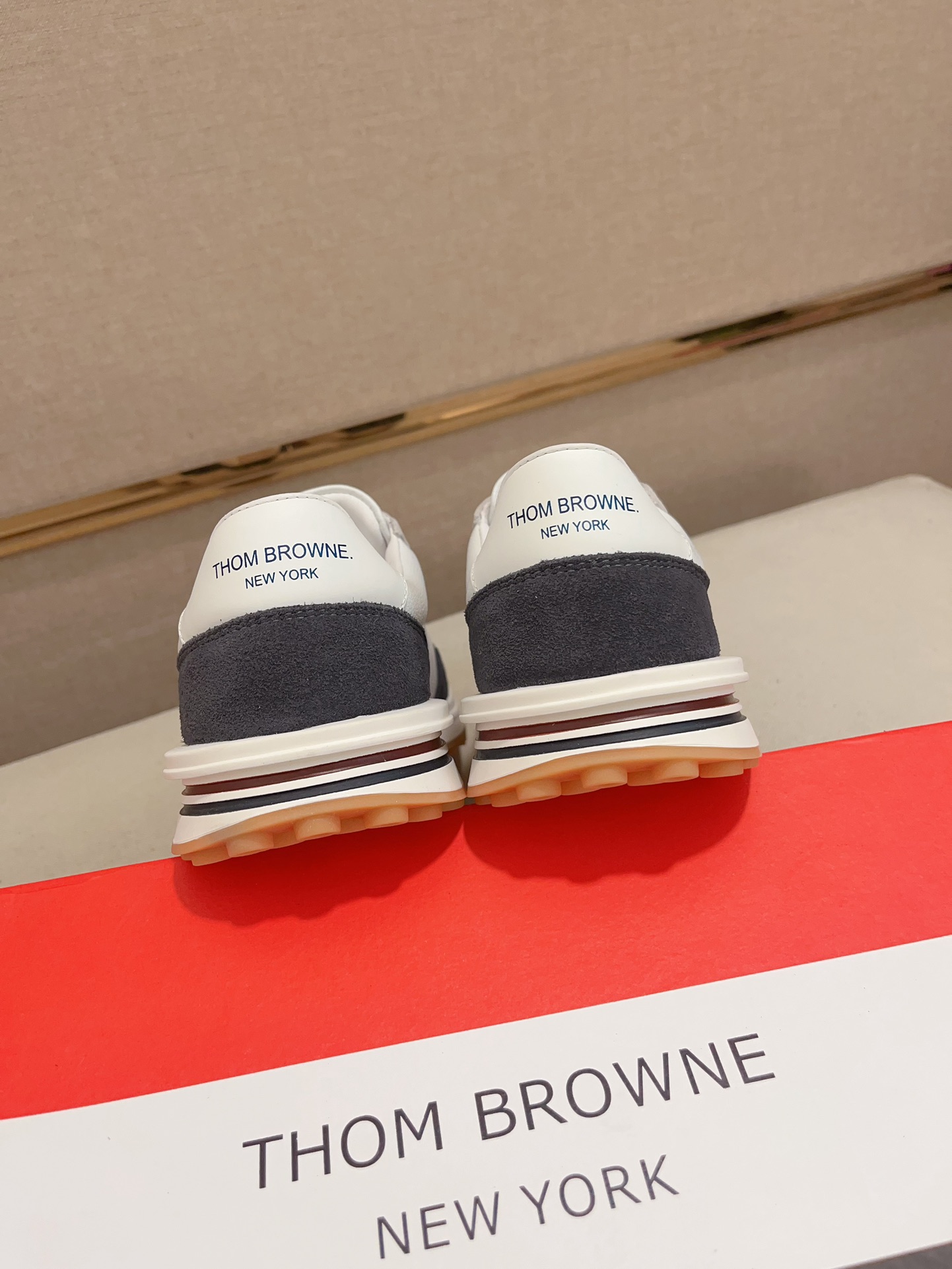 THOM BROWNE thom browne (New York) Tom exploded again.