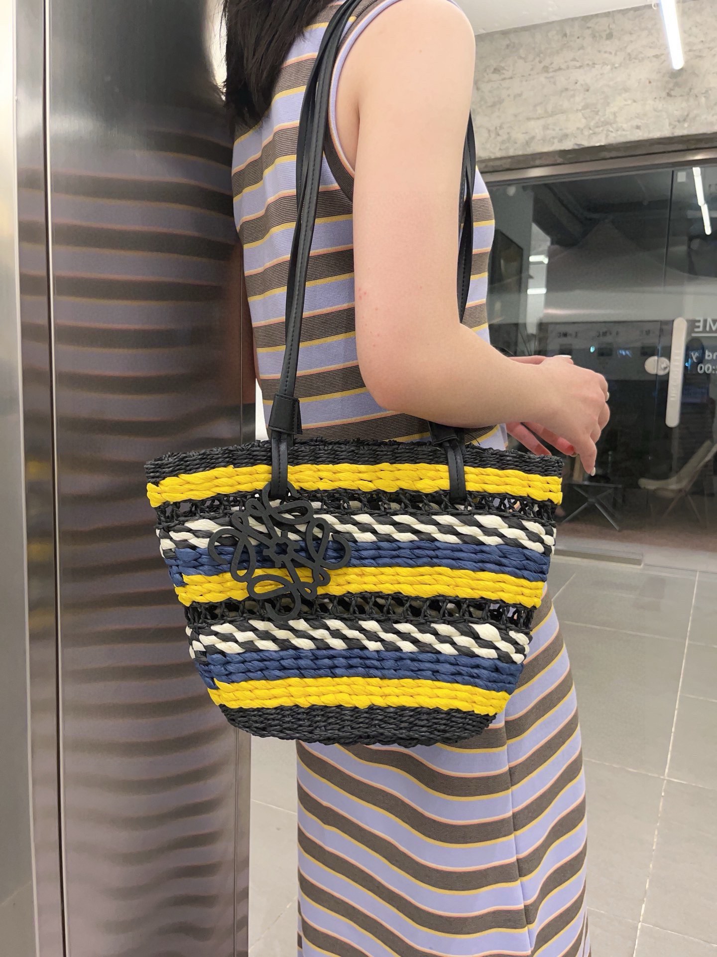 L-E Summer weaving shopping basket straw bag A basket with a lot of affection.