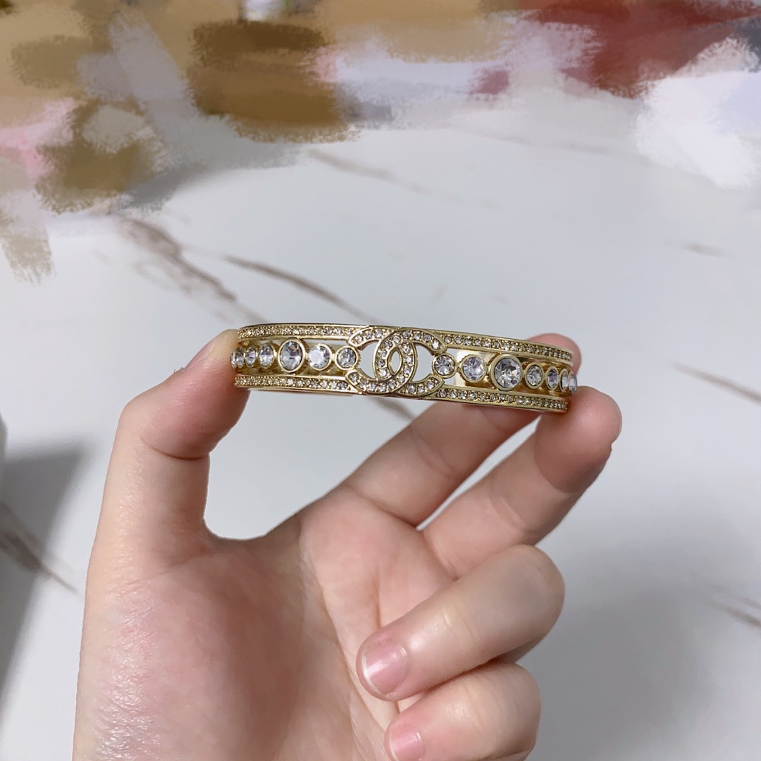 C-L Bracelet arrival