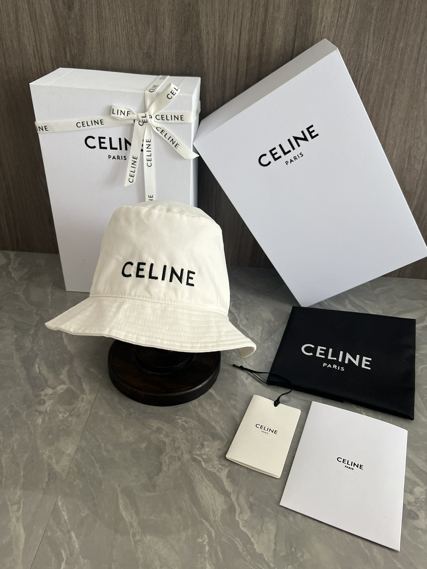 C-E Embroidered fisherman's hat is very light to wear, and the hat shape is also very beautiful without pressing the head.