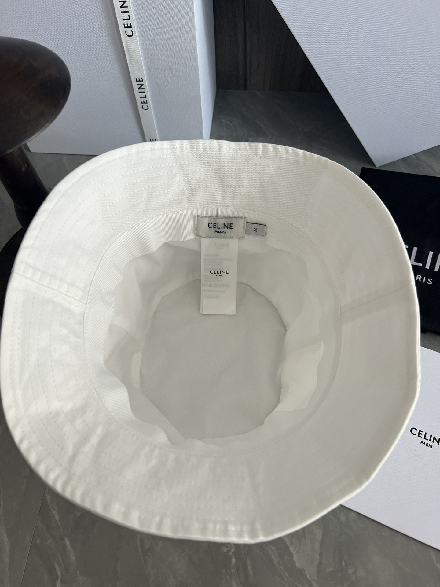 C-E Embroidered fisherman's hat is very light to wear, and the hat shape is also very beautiful without pressing the head.