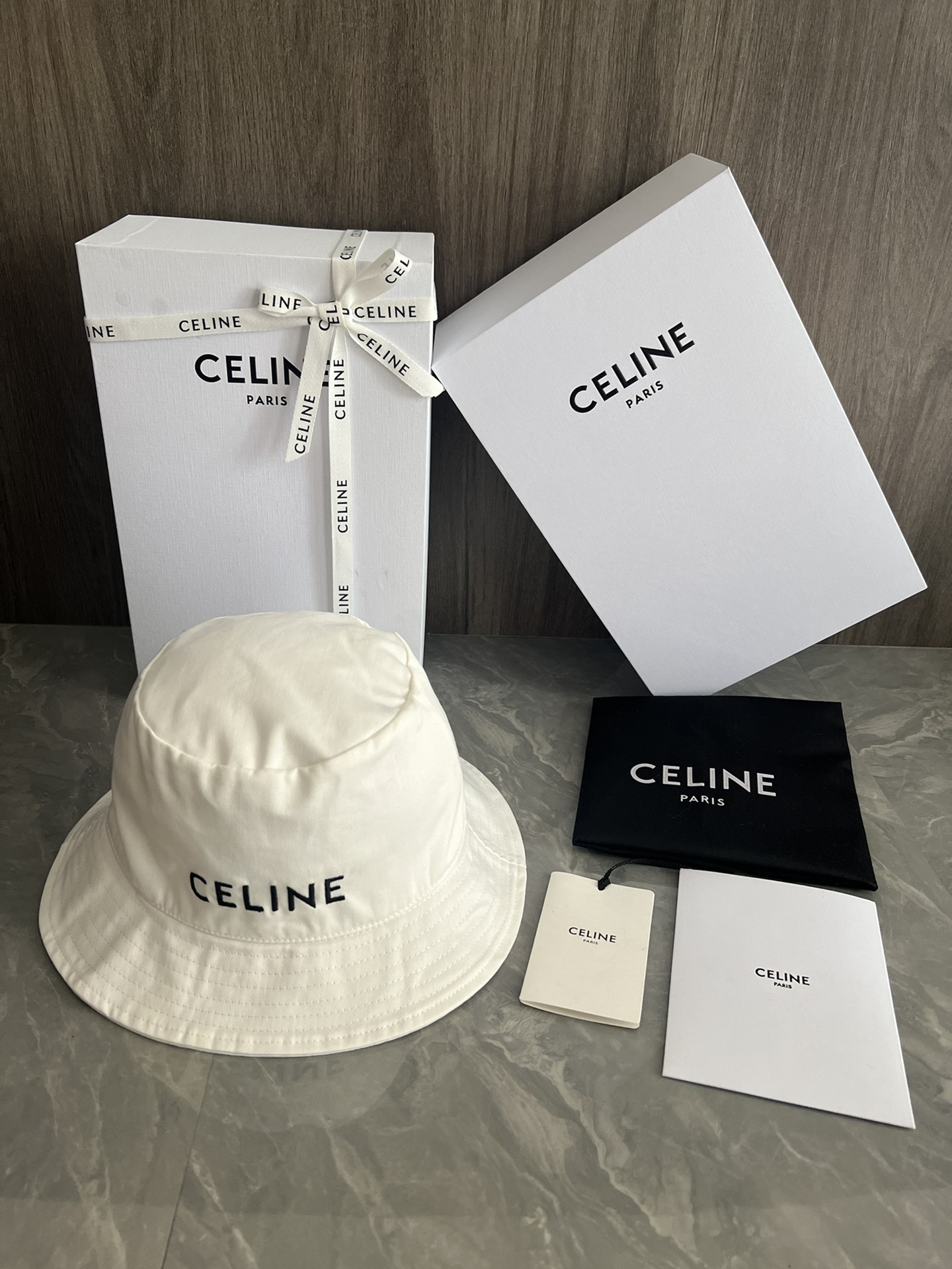 C-E Embroidered fisherman's hat is very light to wear, and the hat shape is also very beautiful without pressing the head.