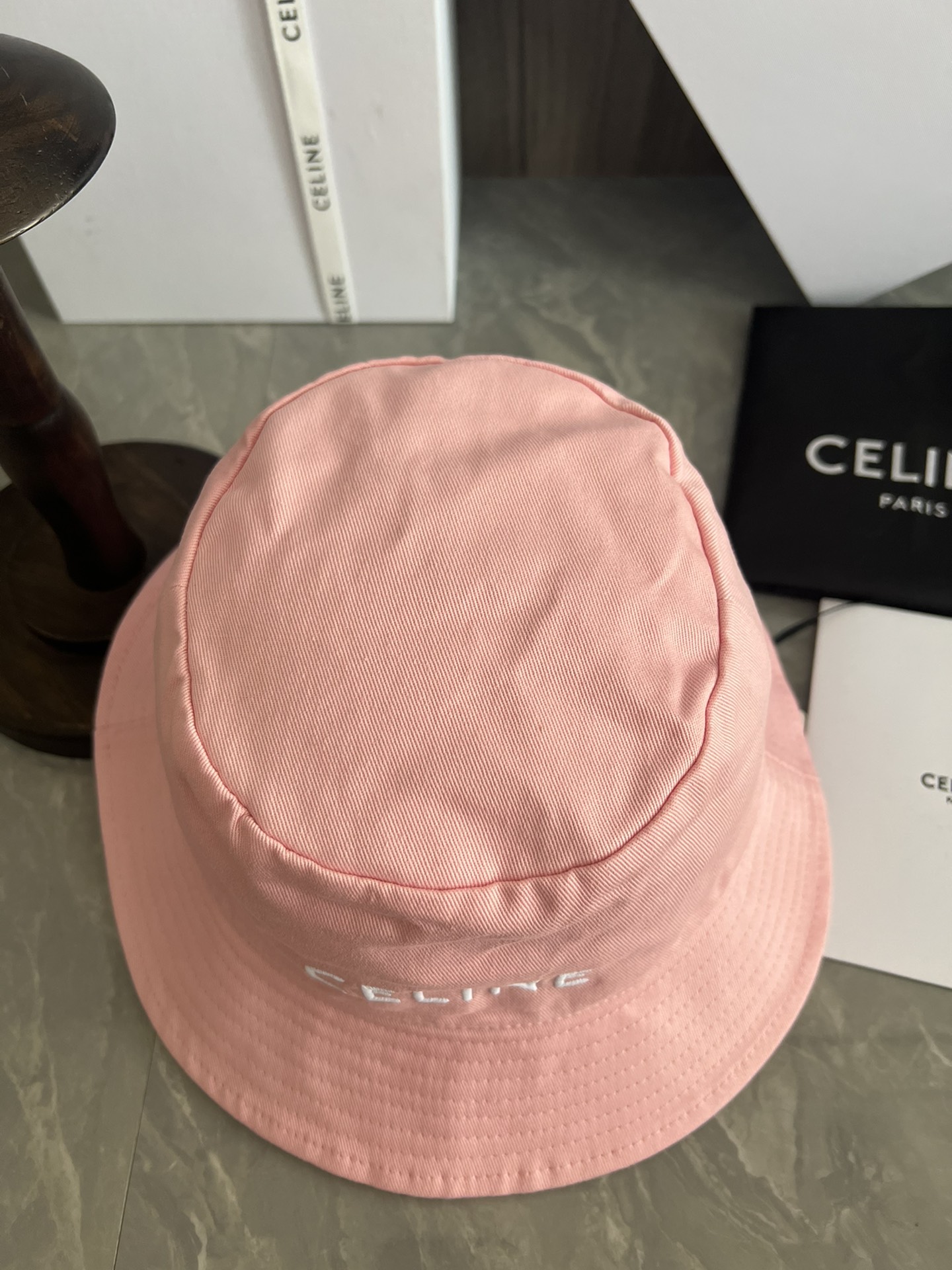 C-E Embroidered fisherman's hat is very light to wear, and the hat shape is also very beautiful without pressing the head.