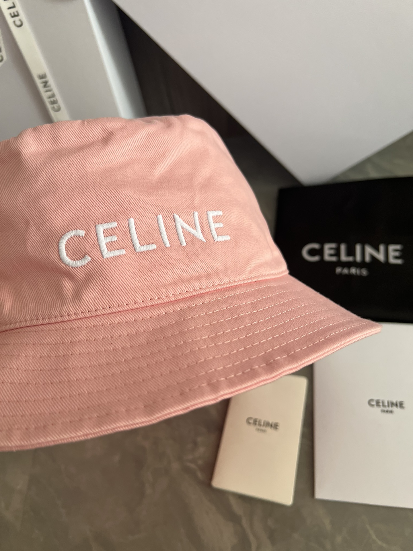 C-E Embroidered fisherman's hat is very light to wear, and the hat shape is also very beautiful without pressing the head.