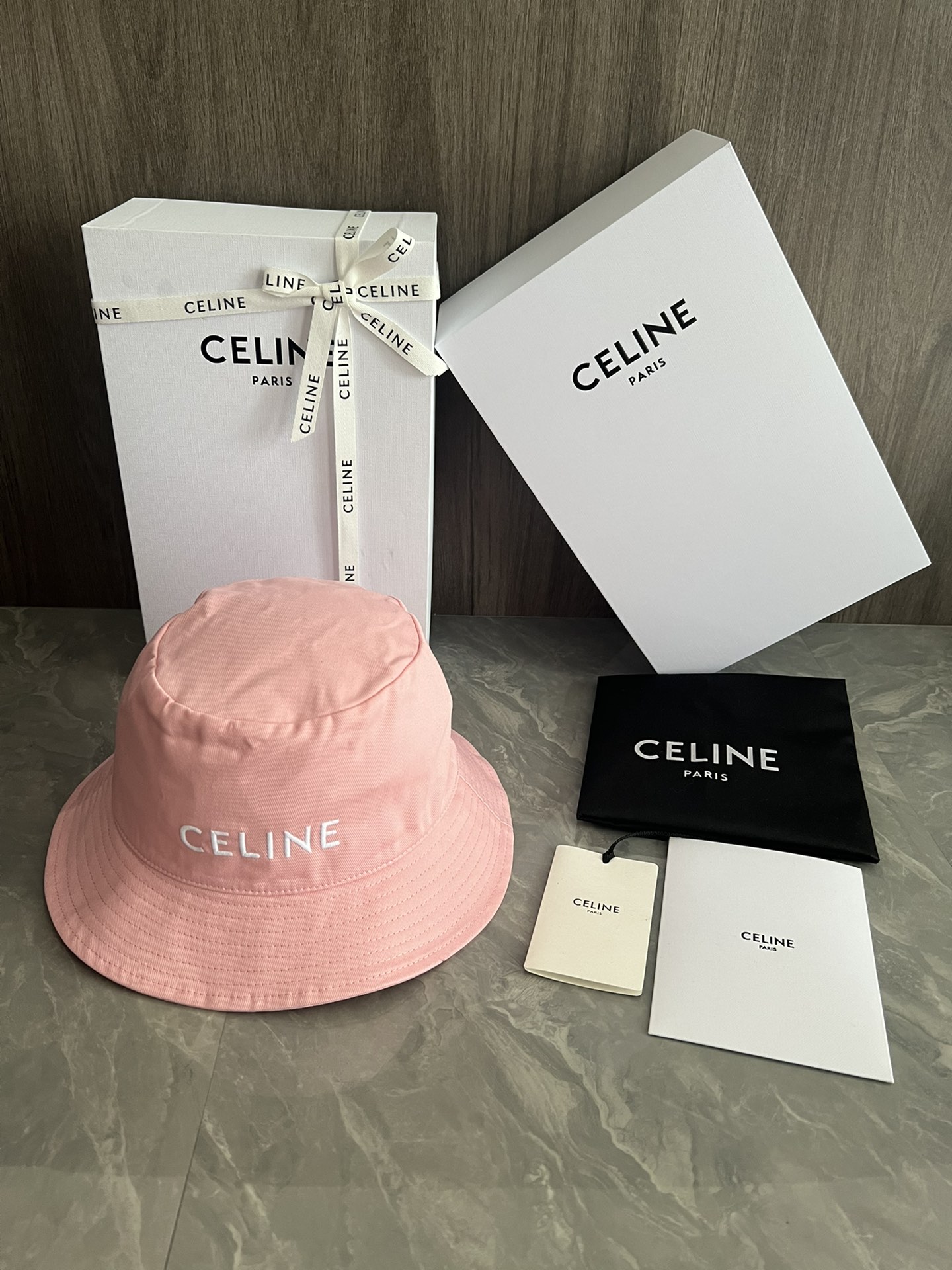 C-E Embroidered fisherman's hat is very light to wear, and the hat shape is also very beautiful without pressing the head.