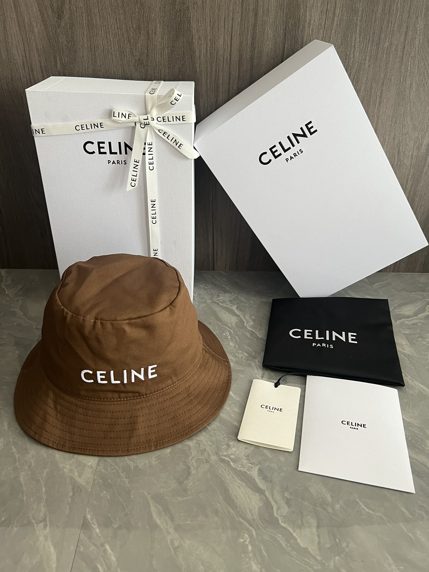 C-E Embroidered fisherman's hat is very light to wear, and the hat shape is also very beautiful without pressing the head.