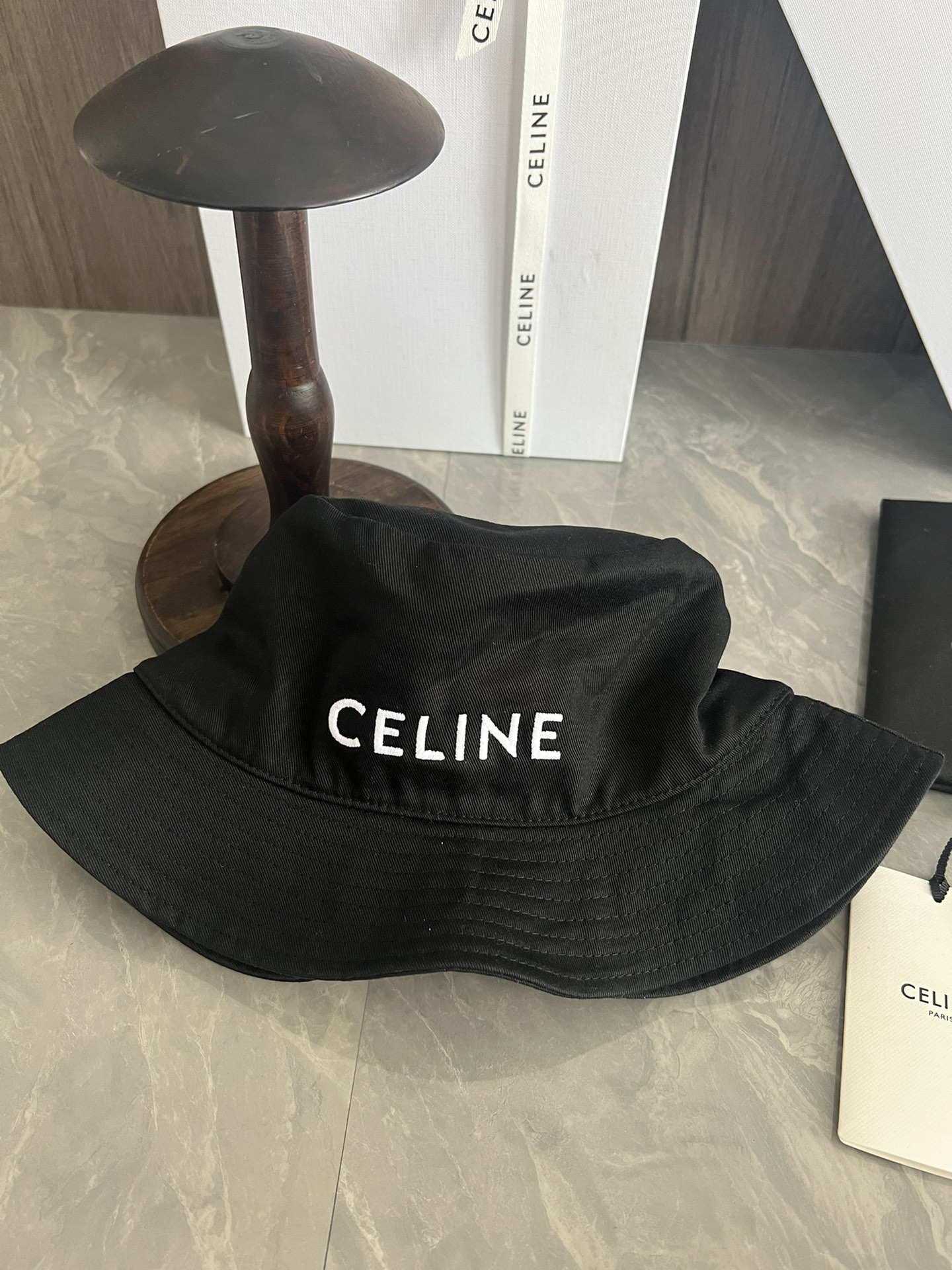 C-E Embroidered fisherman's hat is very light to wear, and the hat shape is also very beautiful without pressing the head.