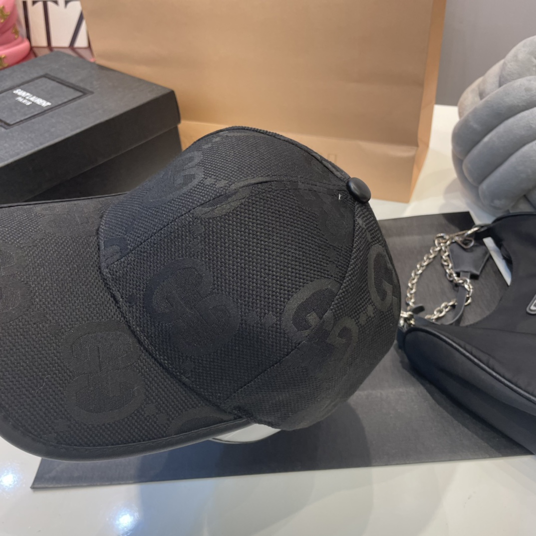 G-G The new simple embroidered baseball cap is very trendy! Leisure sports, classic production