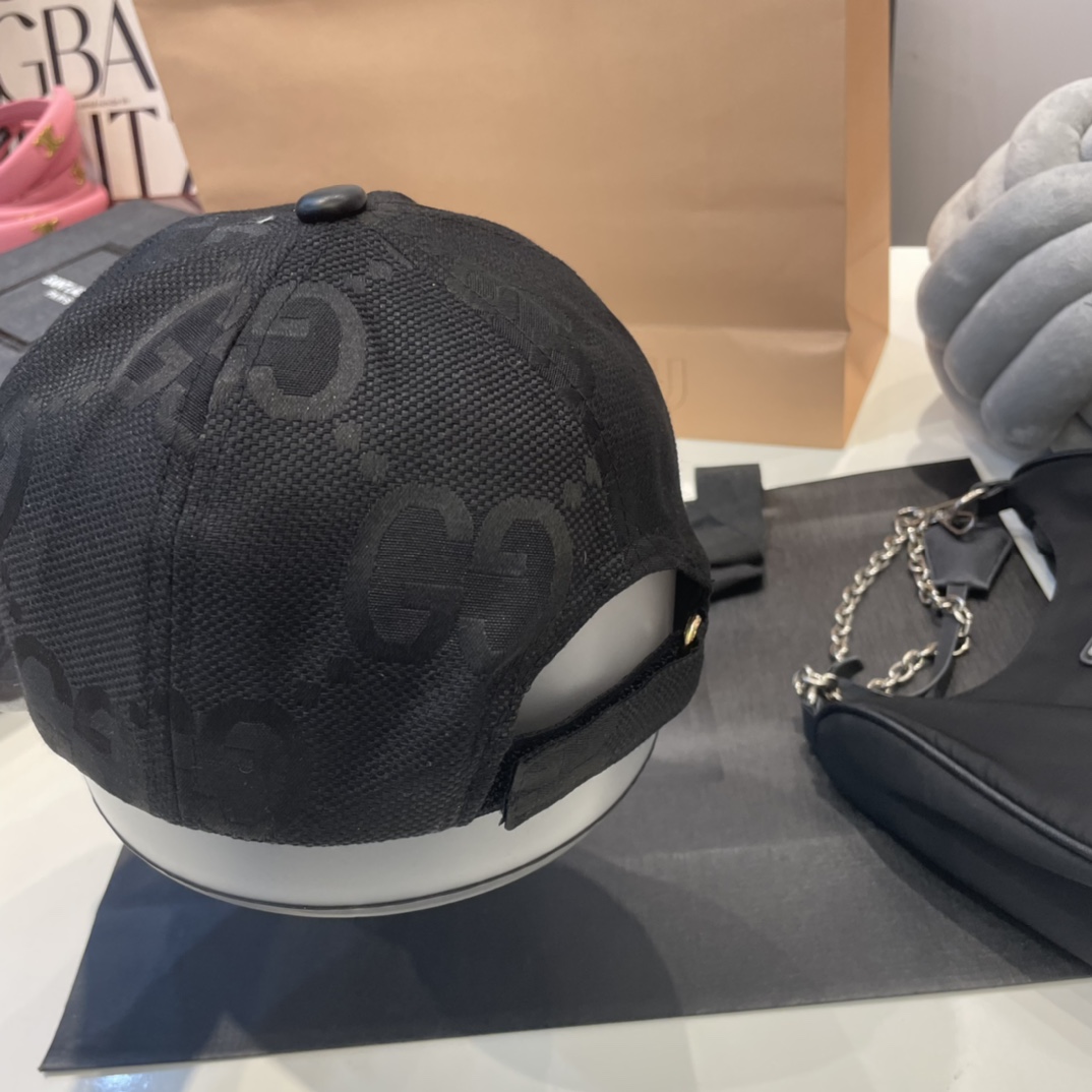 G-G The new simple embroidered baseball cap is very trendy! Leisure sports, classic production