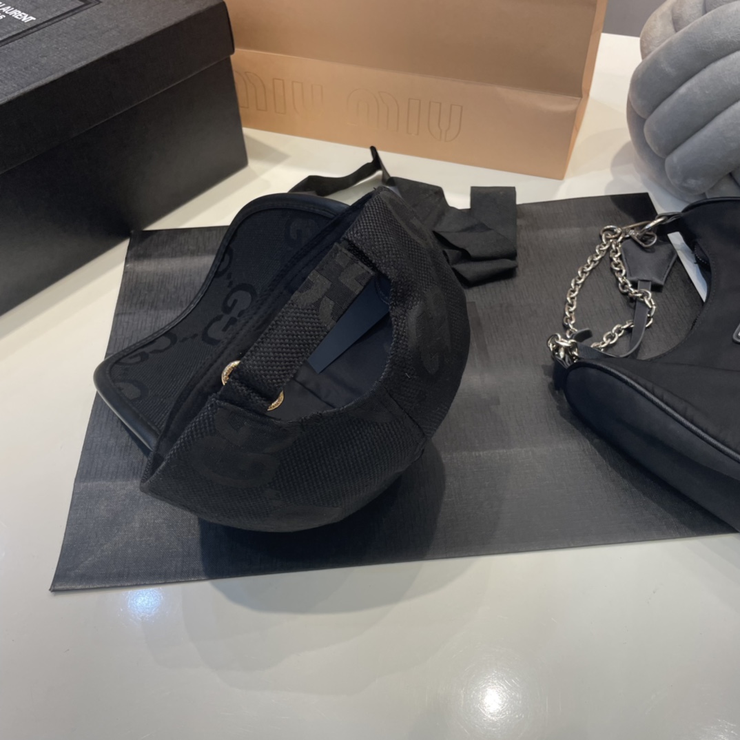 G-G The new simple embroidered baseball cap is very trendy! Leisure sports, classic production