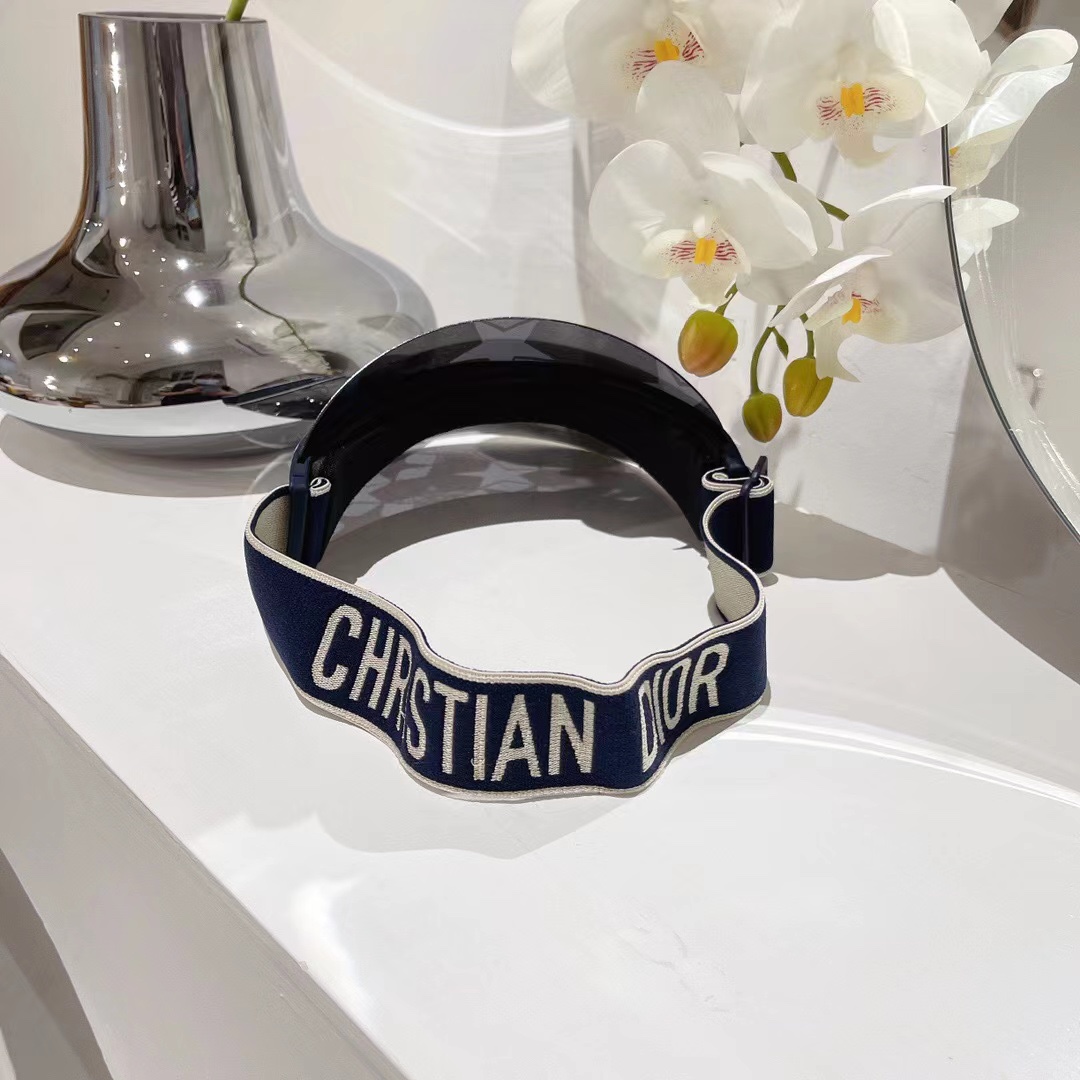 D-R Star Sun Hat adopts innovative design and playful sports modeling.