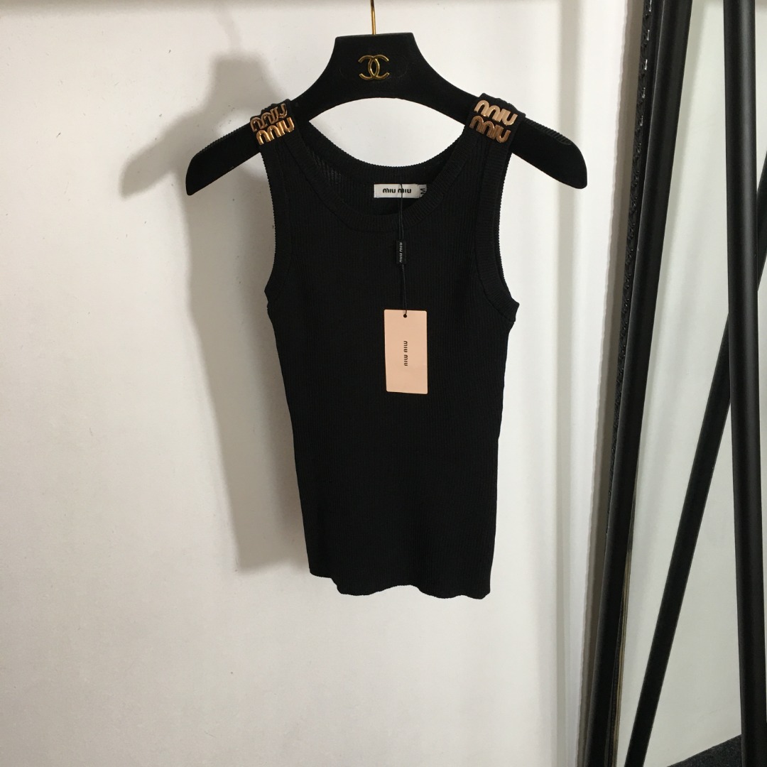 MIU Metal logo letter decorative vertical stripe slim knit vest